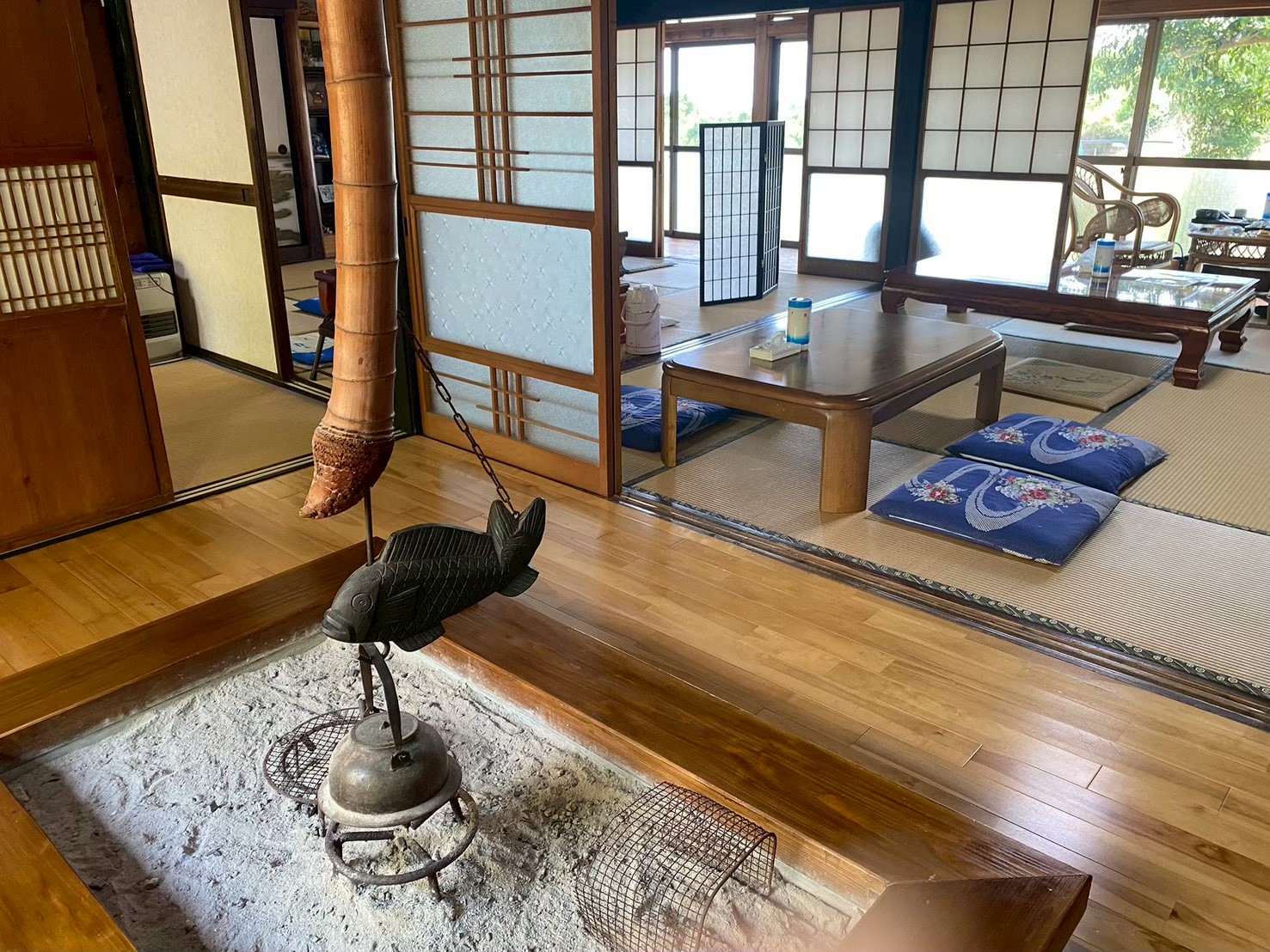 囲炉裏の間